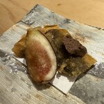 鮨 一二郎 - 無花果と鮎の天ぷら。鮎の肝のせ❤️