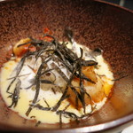 エクアトゥール - 白子と燻製オマールエビのポアレ、白子のフランと黒トリュフ添え、塩鱈のソース