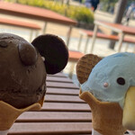 どうぶつカフェ - ☻ぞうさんアイス☻580円ソーダ味でサッパリ♬.*ﾟ中のラムネがアクセントになり2度美味しい☻コアラアイス ☻本格的なミルクチョコレート味のジェラートお耳がビスケットお鼻がアーモンドチョコ(｡☌ᴗ☌｡)