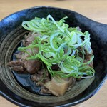 大地のうどん - 和牛スジ、おネギもフレッシュ。