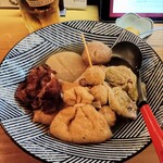 笠舞おでん つぼみ - 料理写真:厚揚げ 242円・焼き豆腐 242円・ロールキャベツ 429円・つくね 286円・ぶつ切りタコ天 528円・もちきん 286円・里芋 396円