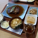 八海山みんなの社員食堂 - 「八海定食 (1000円)」の「b.カラスガレイの甘酒煮」