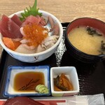 函館ダイニング雅家 - 料理写真:雅家おまかせ丼（ご飯少なめ、コロッケ抜き）
1958円