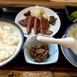 牛たん炭焼 利久 赤れんがテラス店 - 