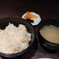 串揚げキッチン だん - 鯛飯、味噌汁、香の物