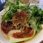 四川担々麺 赤い鯨 - 