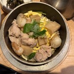 おだしうどん 釜飯 かかや - 【鶏五目釜飯】おこげもあってけっこうオイシイ