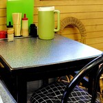 笑福亭 - 内観（一人用テーブル席）