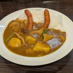 CoCo壱番屋 - 料理写真:グランド・マザー・カレー300g1060円ライス+50g78円(ビーフカレー)にアプリクーポンでソーセージ2本174円が70円