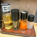 人形町 麺や わたる - 調味料〜