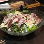 マスターズドリームハウス - チーズたっぷり生ハムのシーザーサラダ