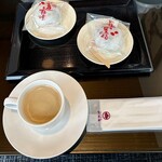 明石屋 - 朝搗き豆大福とサービスのコーヒー
