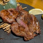 あそばれ - 牛タン元の極上炭火炙り焼き2,480円