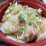 おさかな共和国 えびす丸 - 淡路鯛ご飯卵かけ¥1080 (2025/11/中旬時点)卵かけ前の写真