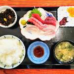 おうちごはん はるね - 刺身定食（本日のお勧め定食）
