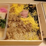 中央軒 - かしわめし960円。