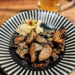 炭や吟蔵 - とろ皮籠焼き(￥530)と生ビール(￥200)