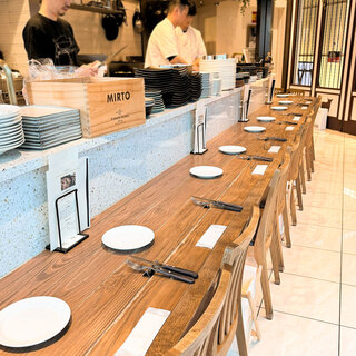 臨場感がありながらもプライベートな空間。大切な人との食事やデートにも◎
