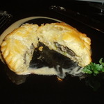 La Table - エスカルゴパイ包み焼き(断面）