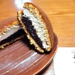 赤坂おぎ乃 和甘 - 生どらやき「あずき生クリーム」断面