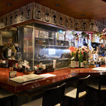 海女の酌 - 炉端のお料理がしゃもじで提供されます