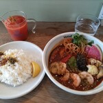 スープカレー よつば - エビホタテと10種の野菜　￥1980(税込)。三島野菜(＋￥300 税込)トッピングしました。内容は季節により変わるみたい。３種類でこの日は紅芯大根、エリンギ、カリフラワーだったかな。