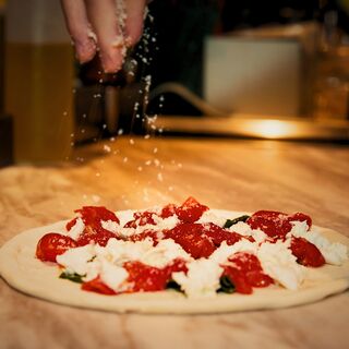 世界最高峰の賞を受賞！オーダーを受けてから作り上げるピッツァ