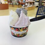 やんばるジェラート - 塩ミルク、マルベリーヨーグルト、黒ゴマ
