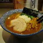 豚骨一燈 - カレーラーメン　
      ７８０円