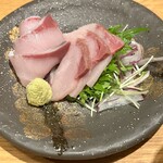 水炊き吟醸もつ鍋 由乃 - 