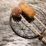 串揚げ 百樹璃座 - チーズとウズラの玉子はしっかり燻製されてる