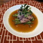 西麻布 香宮 - 黒毛和牛ロース肉の温しゃぶ仕立て　水蓮菜　オリエンタル・ソイソース