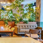 TRAN.SCENDER LOUNGE - 