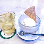 TRAN.SCENDER LOUNGE - 