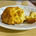 レジニシエ - スコーン　305円