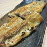 炭火焼 鰻のうな輝 - 白焼き