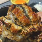 炭火焼 鰻のうな輝 - 皮パリの鰻