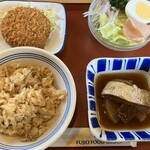 まいどおおきに食堂 - 料理写真:鶏とごぼうの炊きこみごはん、ブリ大根、食堂のミンチカツ、フレッシュサラダ