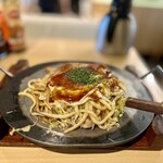 タカサゴマル - ★広島お好み焼き肉玉•うどん★冷たい鉄板。何故に温めないのか？勿体無い！