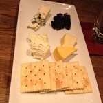 ビストロ ゲット - チーズ３種盛り　￥１０００ 