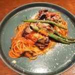 N al cubo - メインとパスタが1つになったようなゴージャスさ♪牛バラ肉のマルサラ煮込み、無農薬インゲンとほうれん草トマトソース