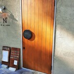 N al cubo - お店があるのは堀川戎神社の近く、阪神高速の側道の角地にクールでモダンな隠れ家が