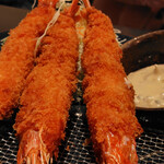 とんかつ こめ山 - エビフライは尾頭付きでした