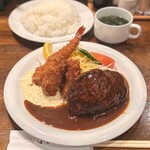 ぶどう亭 - カキミックスセット(1,450円)
エビフライ･カキフライ2個･ハンバーグ
スープ･ライス大
(ライス･スープお代わり自由)
ハンバーグ増量(100g +320円)