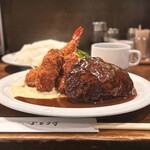 ぶどう亭 - カキミックスセット(1,450円)
エビフライ･カキフライ2個･ハンバーグ
スープ･ライス大
(ライス･スープお代わり自由)
ハンバーグ増量(100g +320円)
