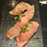 焼肉 基 - 肉寿司　3種類