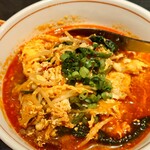 焼肉 基 - 赤クッパ