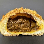 Bread&Coffee IKEDAYAMA - 2026.01.20 (火)    【カレーパングランプリ２０２１東日本焼きカレーパン部門最高金賞】　スパイシービーフカレーパン　421円（税込）