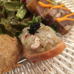 ラディーチェ - 前菜 真鯛カルパッチョ、ガーリックトースト乗せ