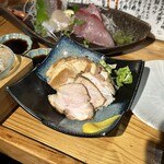 酒スタンド 魚蔵 - チャーシュー